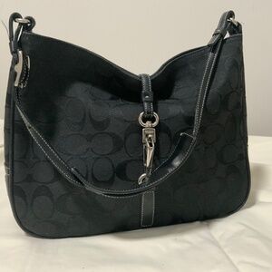 Signature Hampton Authentic Vintage coach handbag